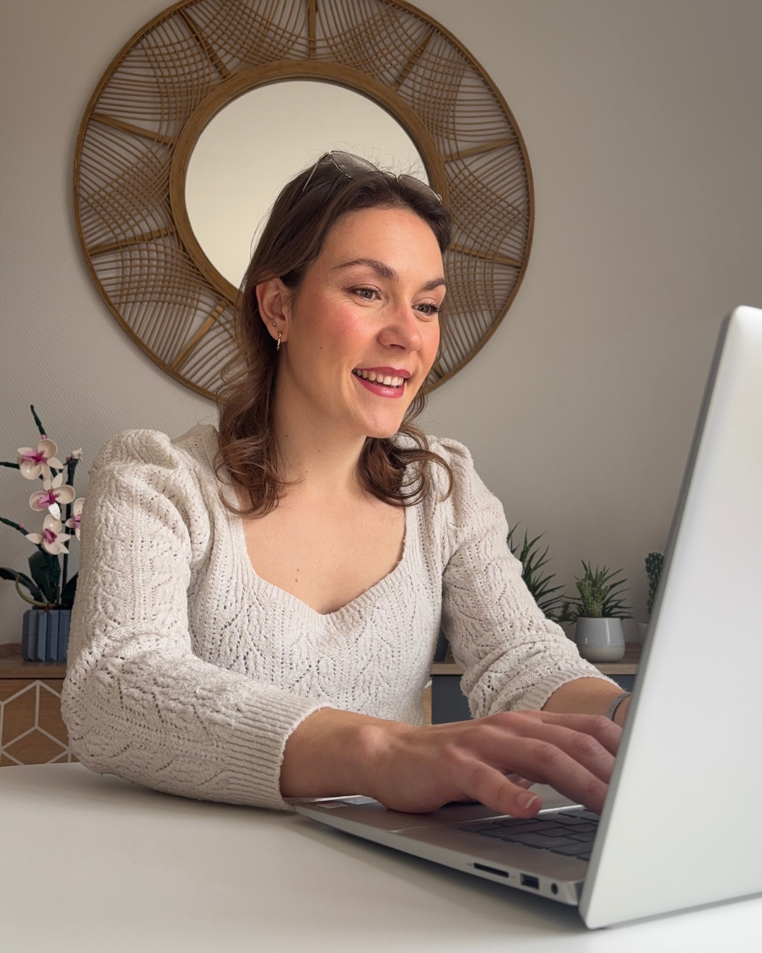 Camille Celse accompagnant ses clients avec une approche personnalisée